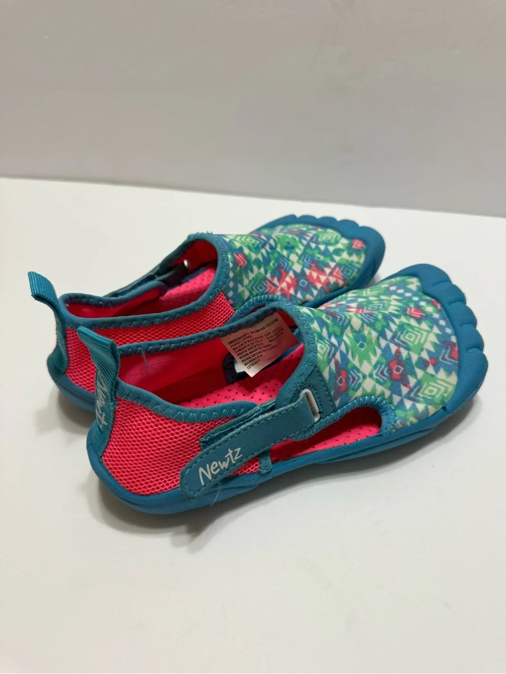 NEWTZ Kids Blue Pink Teal Patterned Slip-On Water Shoes Girl's Sz 11/12